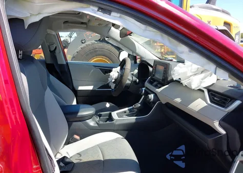 2020 Toyota Rav4 Xle z USA, uszkodzony, nr VIN 2T3P1RFV9LW121628